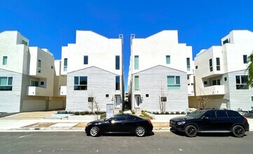 Building Photo - 10917 1/2 Otsego St