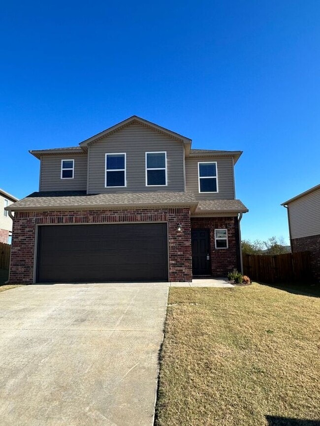 Building Photo - Celebrate the 4th of July! Get a FREE Blackstone Grill if You Sign by July 15 | 3 Bed, 2.5 Bath H...