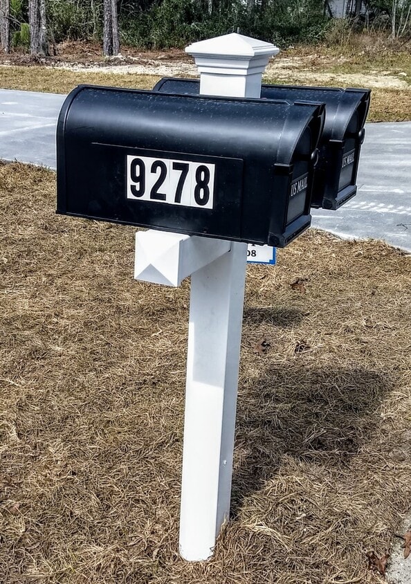 Mailbox - 9278 N Travis Dr