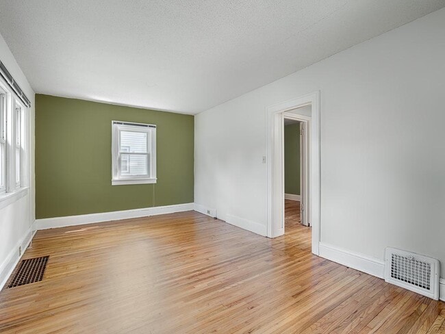 Building Photo - 6016 3rd Ave S