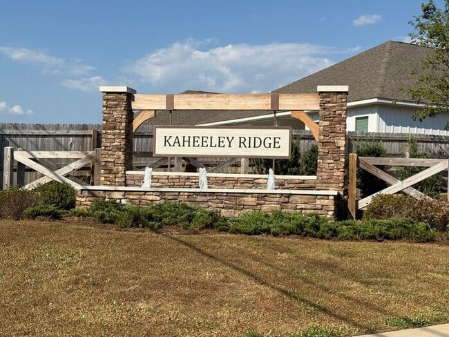 Foto del edificio - Pensacola - Kaheeley Ridge - 4 bedroom, 3 bathroom - lawn care included