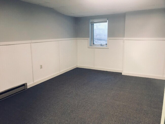 Building Photo - 120 6th Ave W