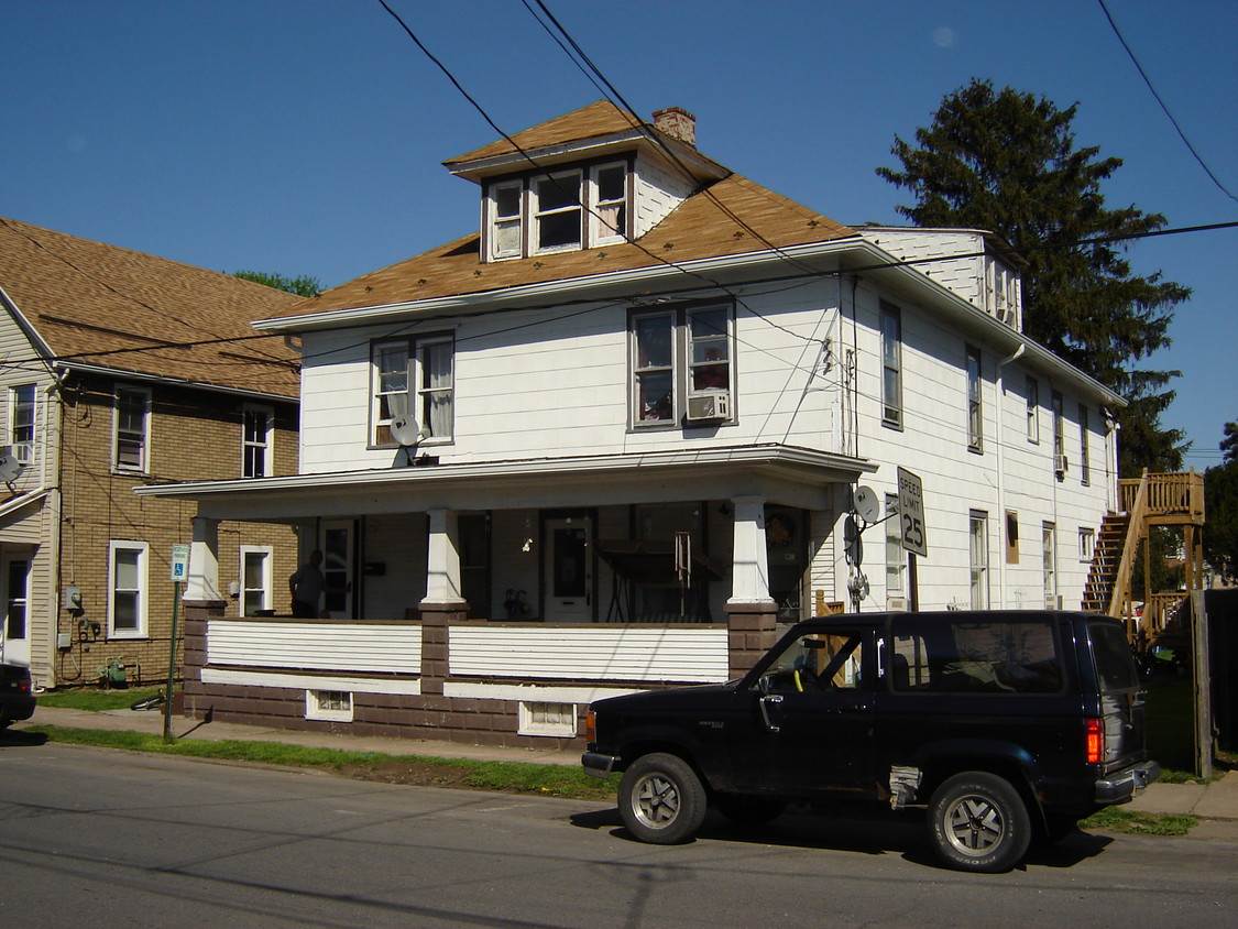 Primary Photo - 352-356 S 4th St