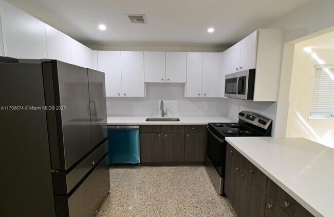 Building Photo - 11011 SW 79th Ave
