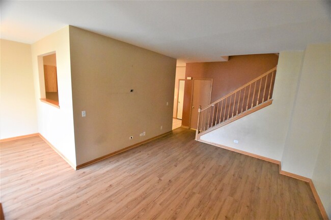 Building Photo - 748 County Line Rd