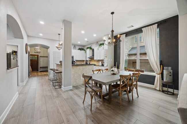 Foto del edificio - 8146 Little Scarlet St