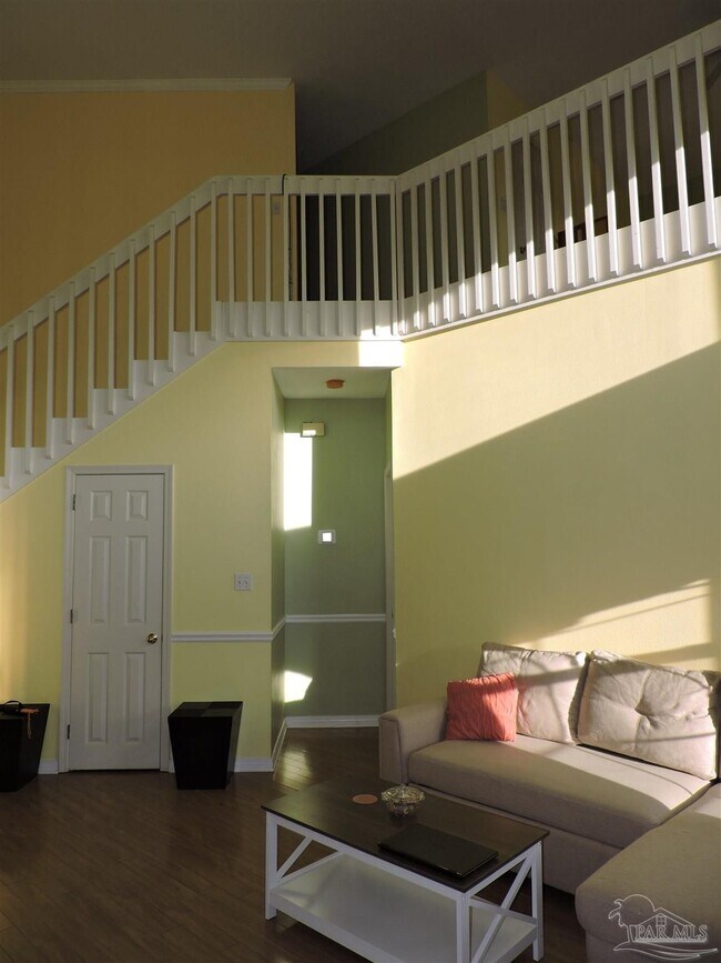 Building Photo - 6851 Cedar Ridge Dr