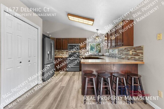 Foto del edificio - 1477 Delphic Ct