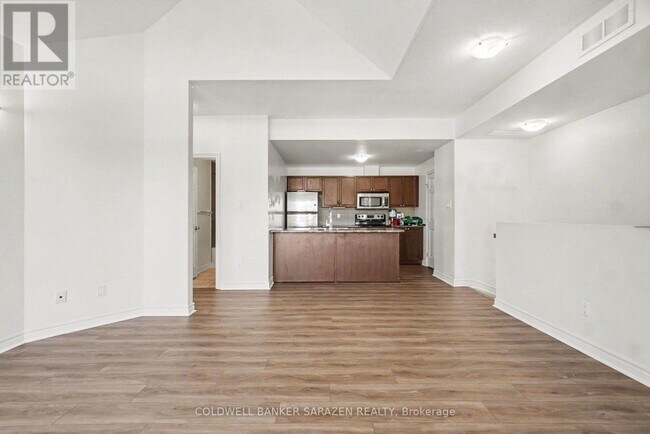Photo du bâtiment - 920 White Alder Ave