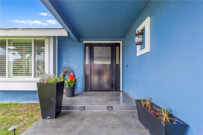 Building Photo - 6922 Laurelhurst Dr