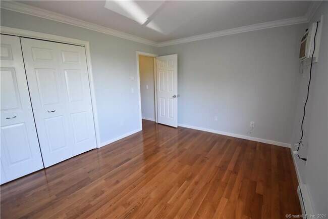 Building Photo - 581 Highland Ave