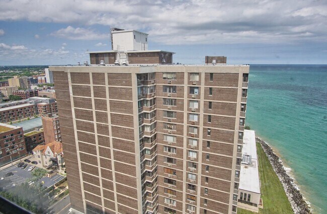 Foto del edificio - 6301 N Sheridan Rd