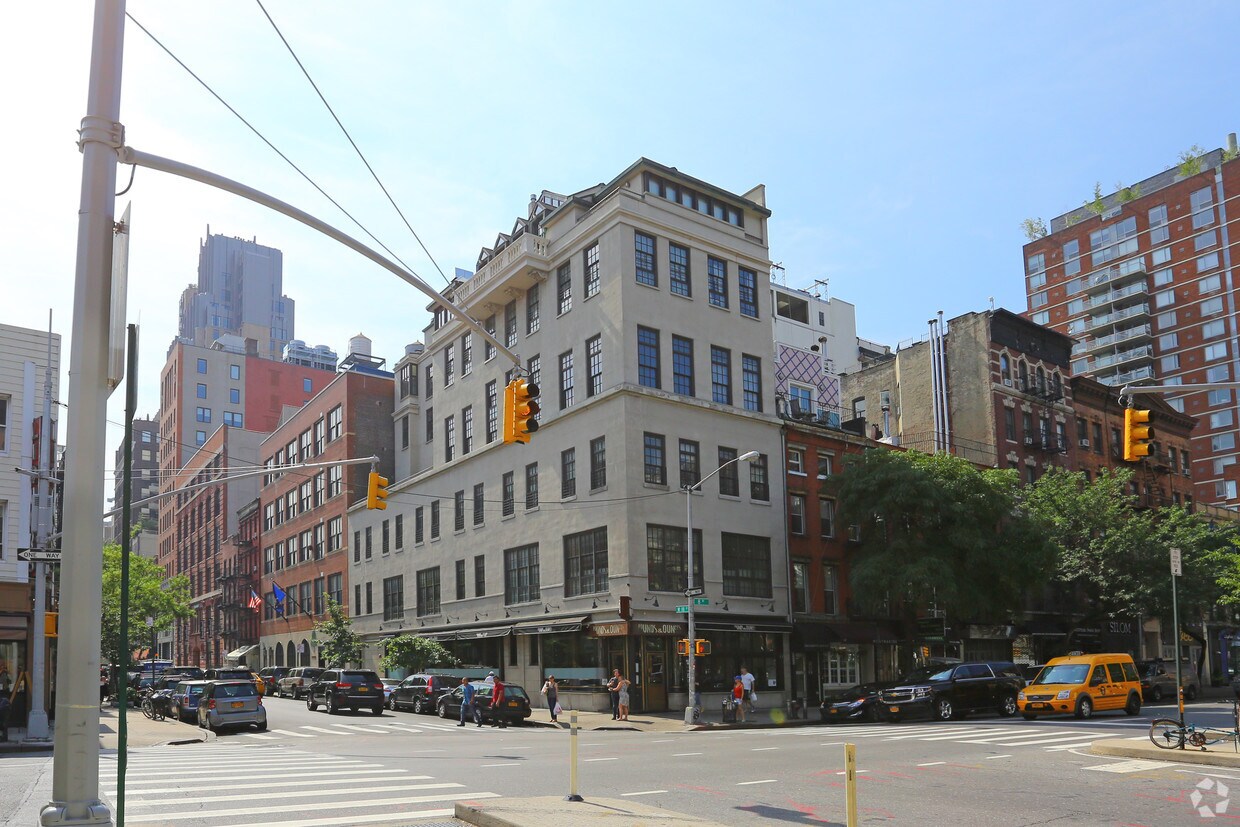 Primary Photo - 160 Eighth Ave