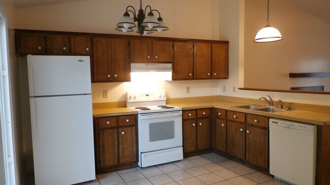 Building Photo - 156 Twin Wood Dr