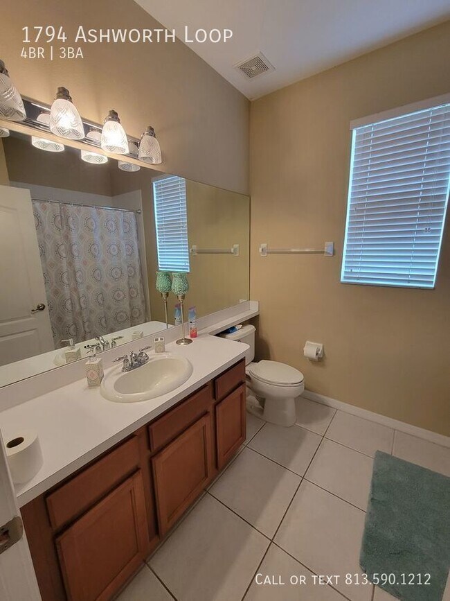 Building Photo - Beautiful Lakeland Home