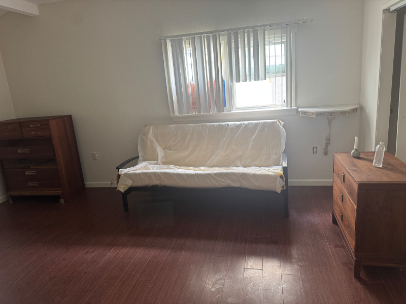 Foto principal - 20957 Community St
