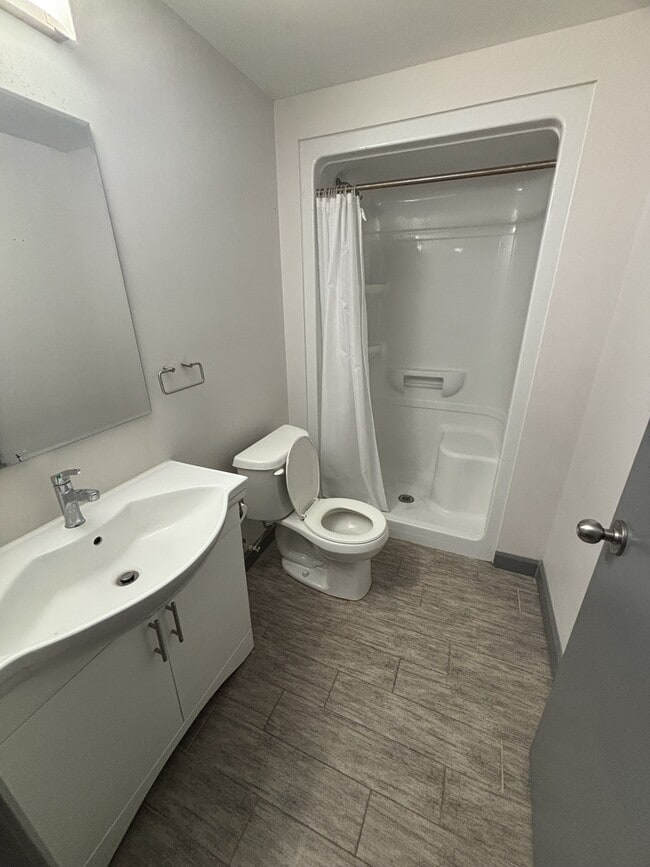 Building Photo - 258B-258B Sunview St