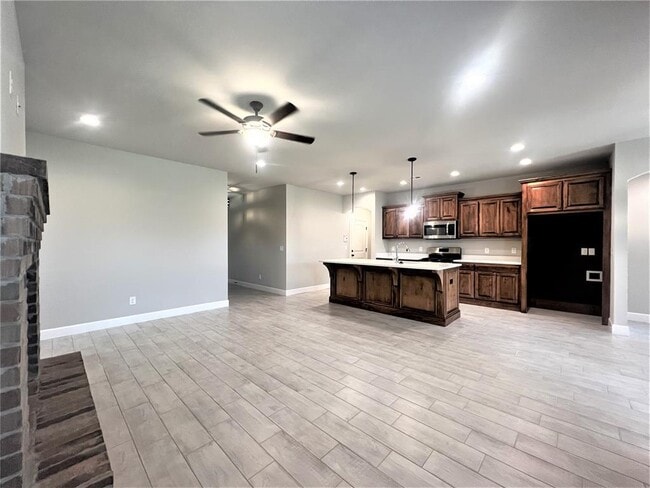 Building Photo - 10012 Glover River Dr