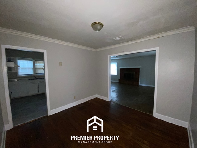 Building Photo - 1716 Warner Ave