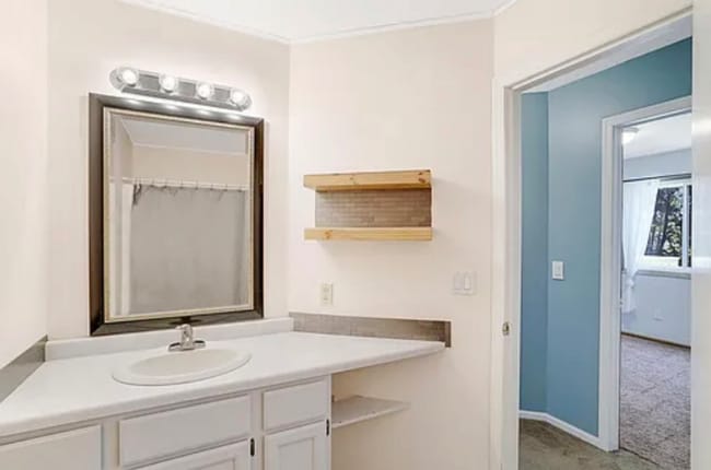 Building Photo - 241 Wildhurst Rd