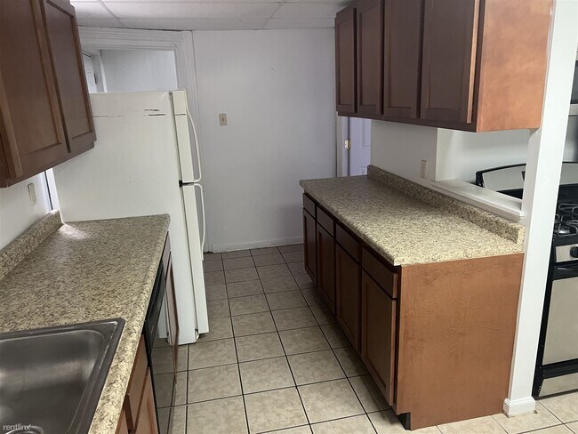 Building Photo - 6 br, 2 bath House - (UPTOWN)closeduquesne...