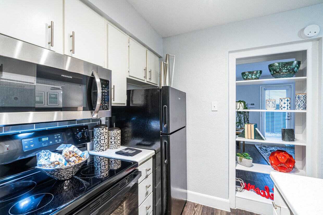 The Edge at Clear Lake 2323 W Bay Area Blvd ster, TX Apartments