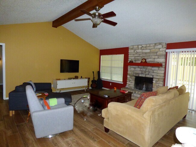 Building Photo - 901 Red Bishop Cir