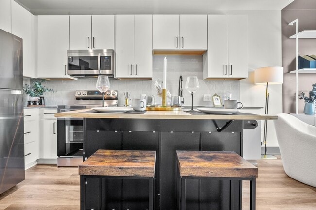 555 Boulevard - 555 Boulevard Apartments