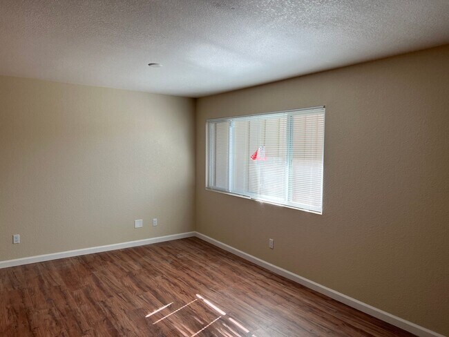 Building Photo - 2603 Carlton Ln