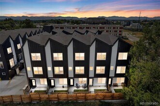 Building Photo - 4925 W 10th Ave