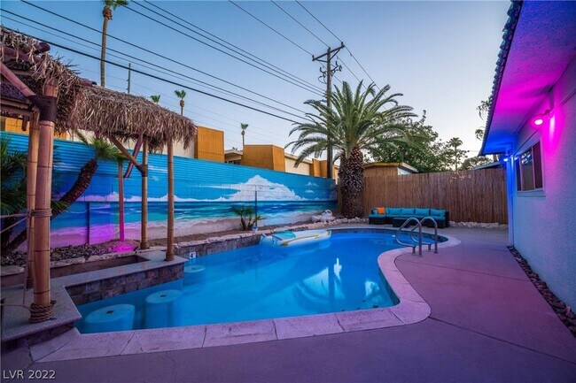 Building Photo - 1661 Sombrero Dr