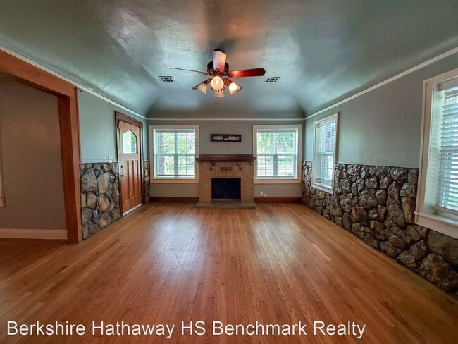 Building Photo - 3 br, 2 bath House - 1205 N Broadway