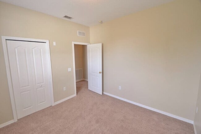 Building Photo - 4049 Byrds Crossing Dr