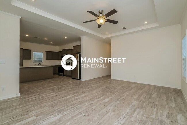 Building Photo - 4 Bedroom Pet-Friendly Home in St. Petersburg, FL with Main Street Renewal