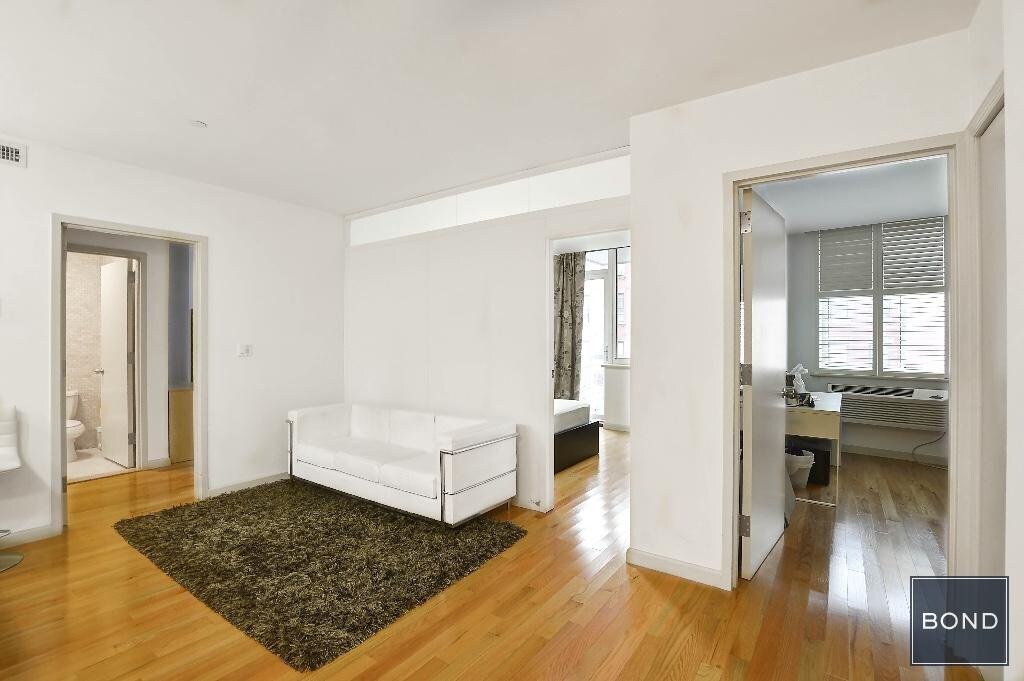Primary Photo - 1635 Lexington Ave