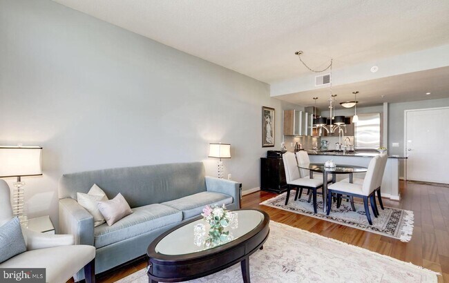 Foto del edificio - 888 N QUINCY St