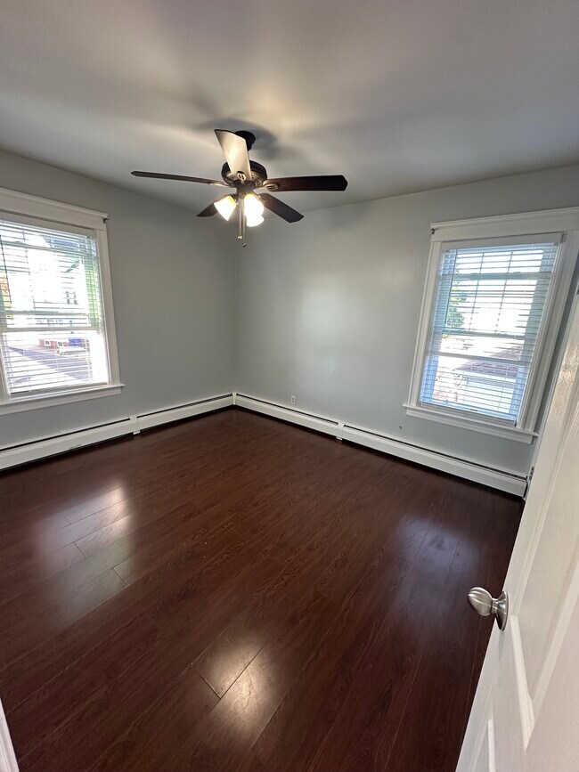 Foto del edificio - 213 Bucklin St