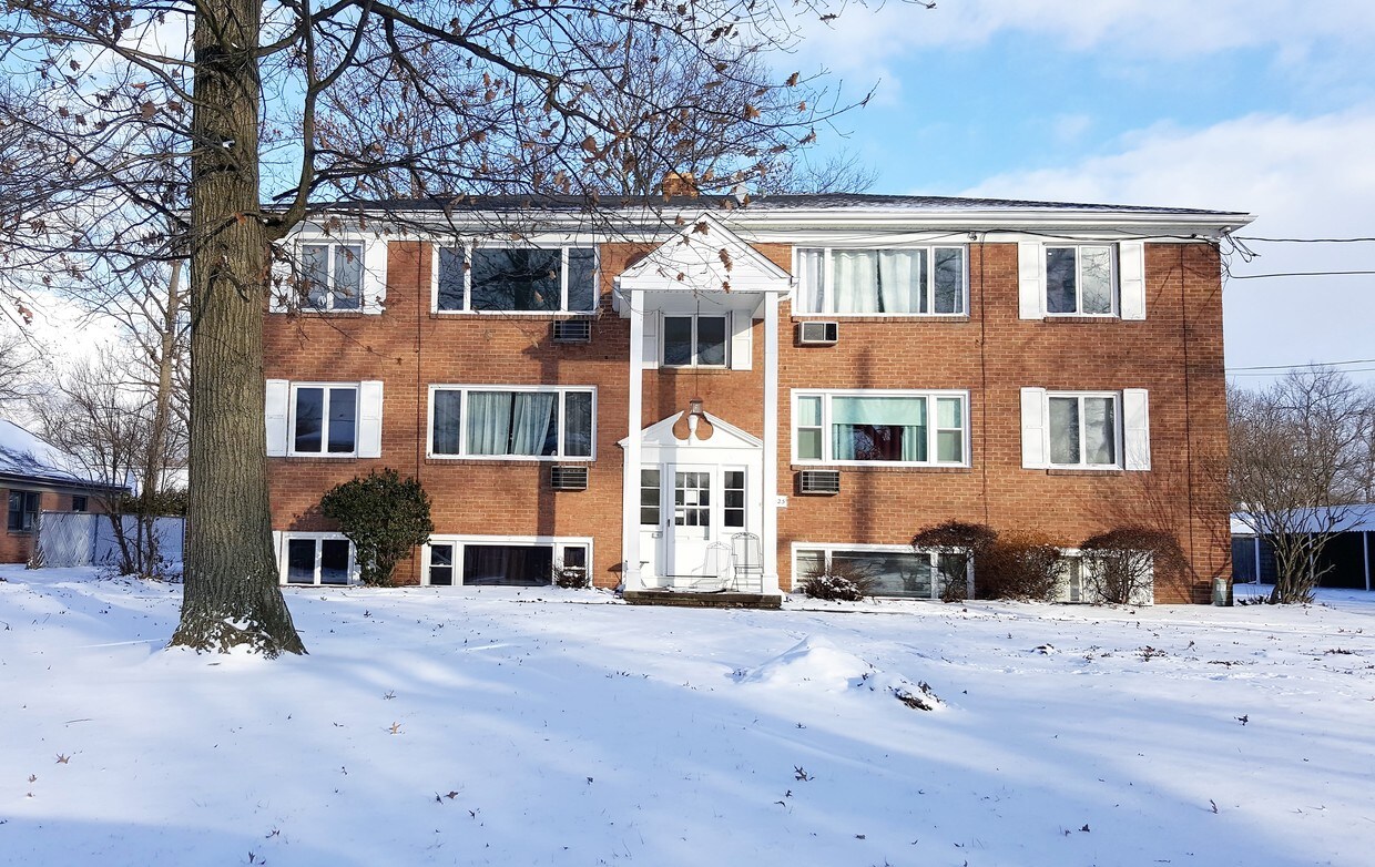 Building Photo - 5025 Forest Park Pl