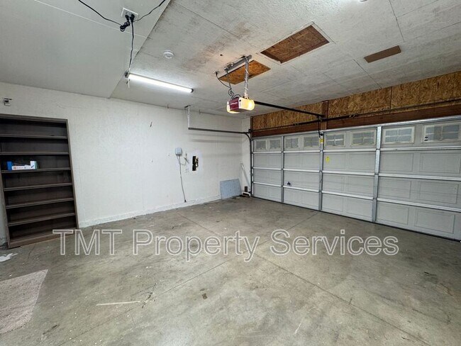 Foto del edificio - 301 Brimfield Ct