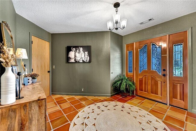 Building Photo - 205 Kinross Dr
