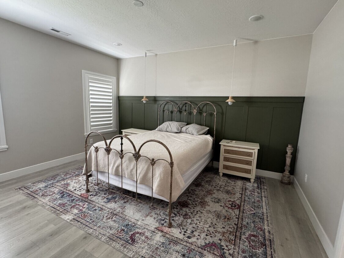 Building Photo - Ranch Rambler Home in Crescent Hills Subdi...