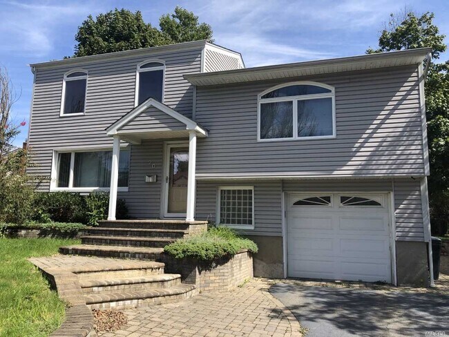 Building Photo - 20 Opal Dr