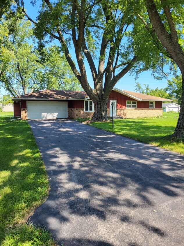 5946 Palomino Pky, Rockford, IL 61109 House Rental in Rockford, IL