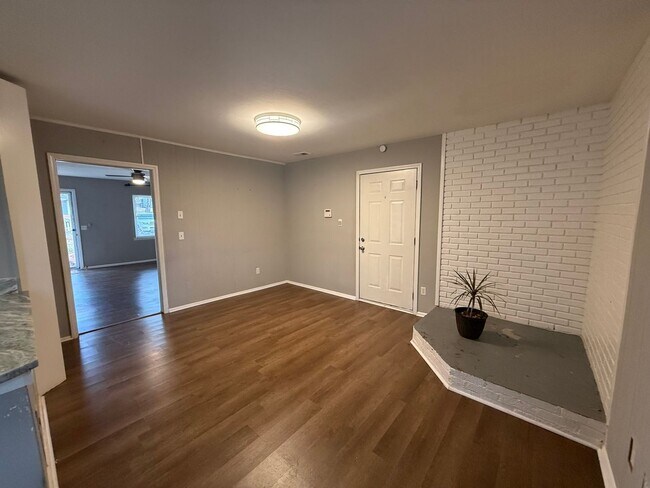 Foto del edificio - FOR RENT WINSTON SALEM