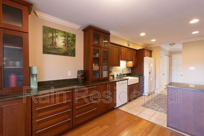 Foto del edificio - 527 Front Beach Dr