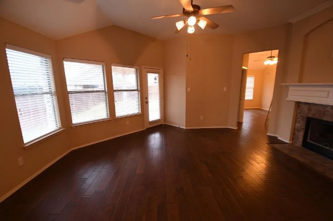 Building Photo - 5104 Blackelm Dr