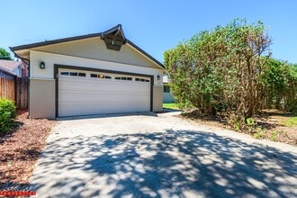 Building Photo - 737 Hamann Dr