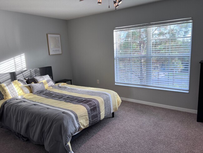 Foto del edificio - 2410 Middleton Grove Dr
