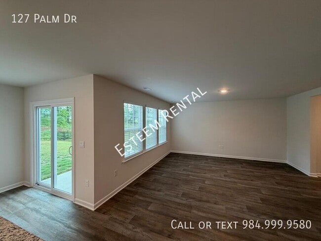 Building Photo - 127 Palm Dr