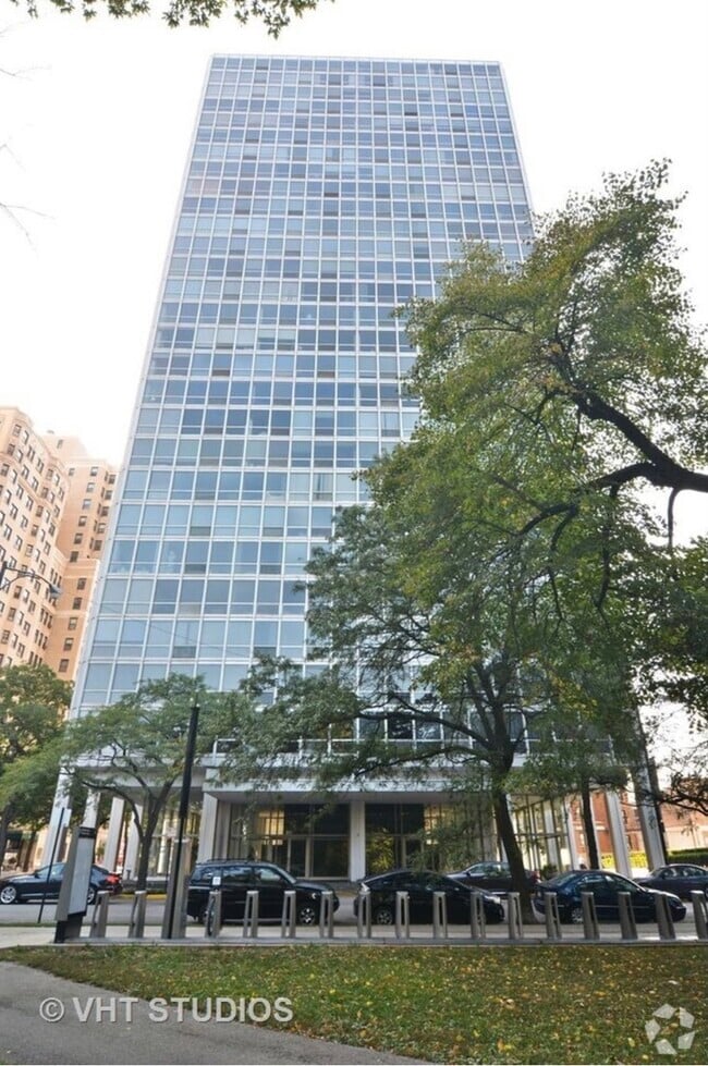 Building Photo - 2400 N Lakeview Ave
